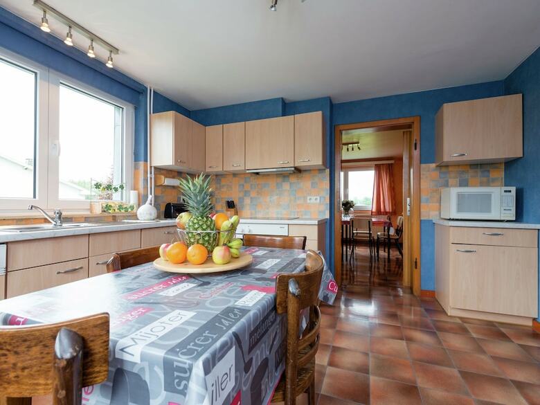 Lovely, Detached House