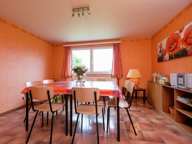 Lovely, Detached House