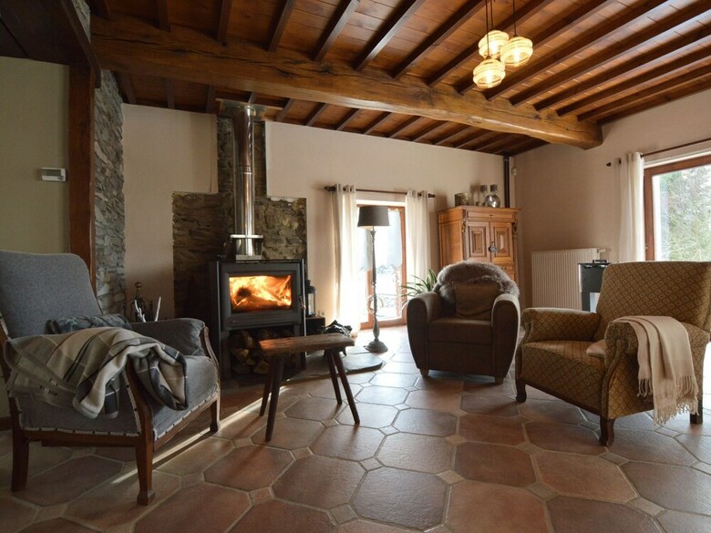 Luring Holiday Home In Lierneux With Garden