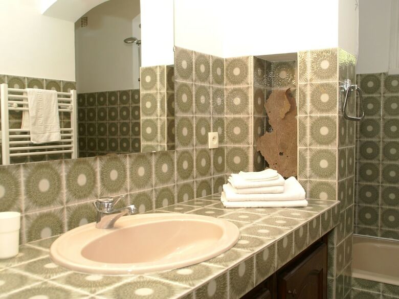 Top! Villa With Heated Jacuzzi, Private Pool, Large Lawn And Outdoor Kitchen