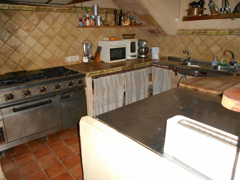 Comfortable Cottage In Renau Costa Dorada With Roofed Patio