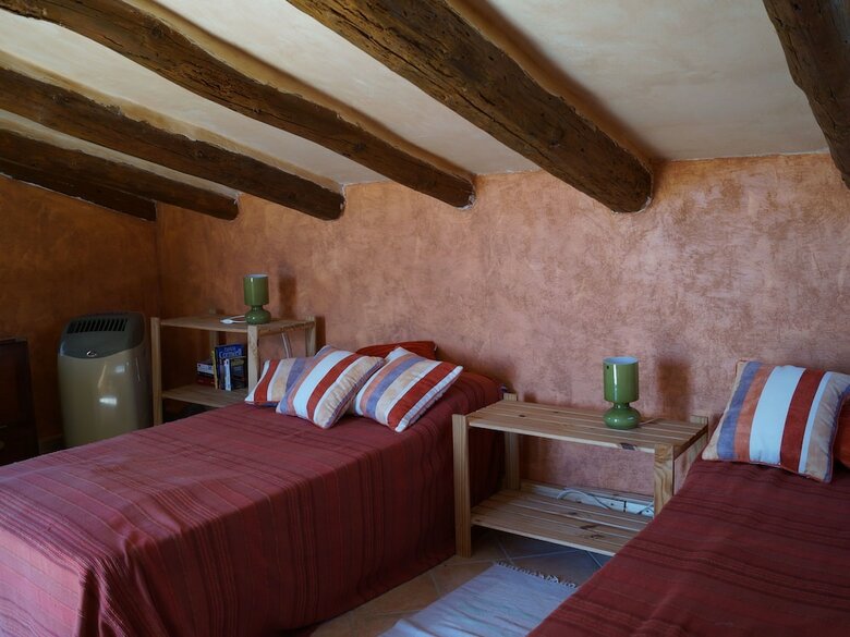 Comfortable Cottage In Renau Costa Dorada With Roofed Patio