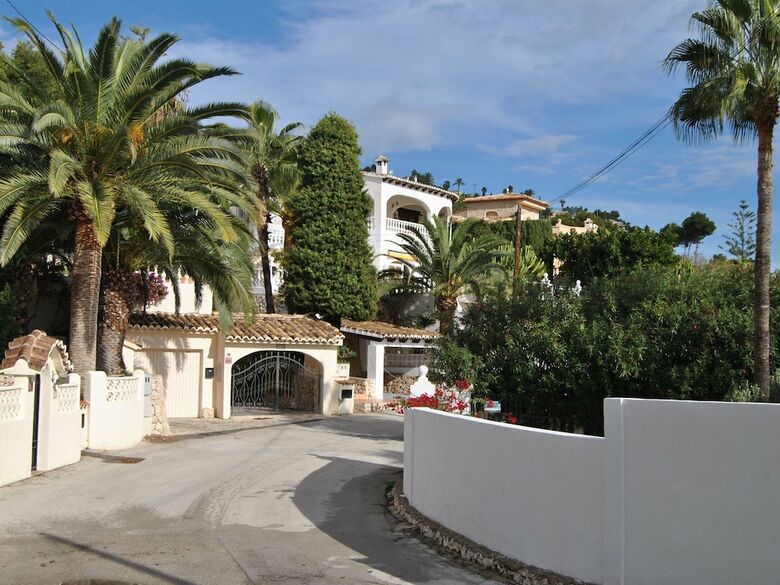 Charming Villa With Various Terraces And Private Swimming Pool In Moraira