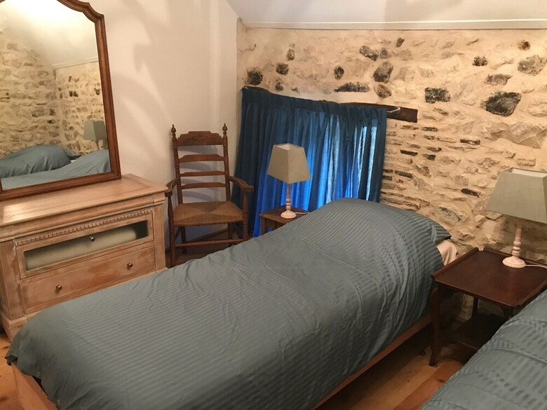 Luxurious Holiday Home In Lapeyrouse Near Forest