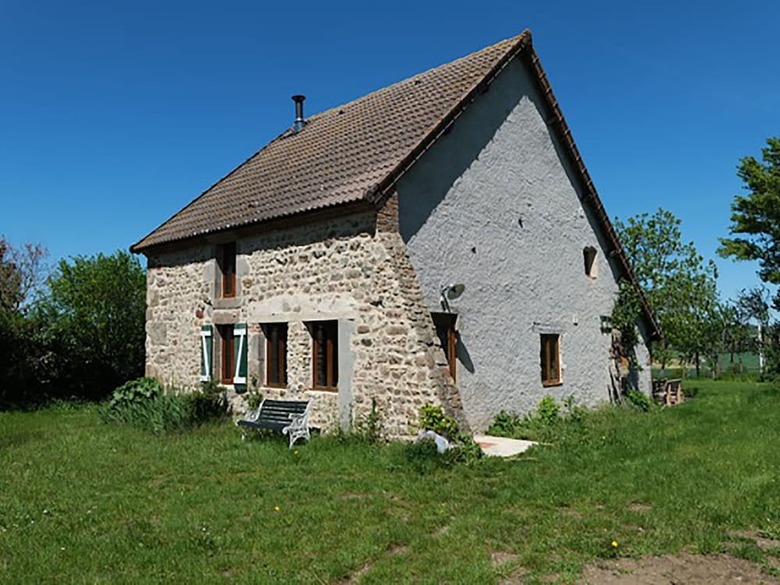 Luxurious Holiday Home In Lapeyrouse Near Forest