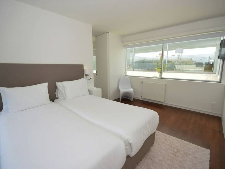 Modern Villa In �bidos Lisbon With Garden And Pool
