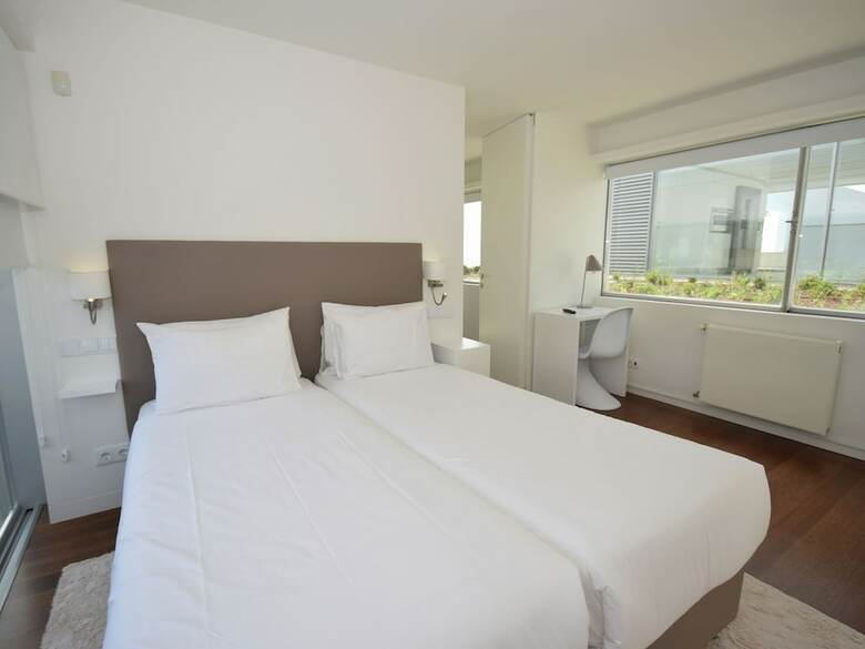 Modern Villa In �bidos Lisbon With Garden And Pool