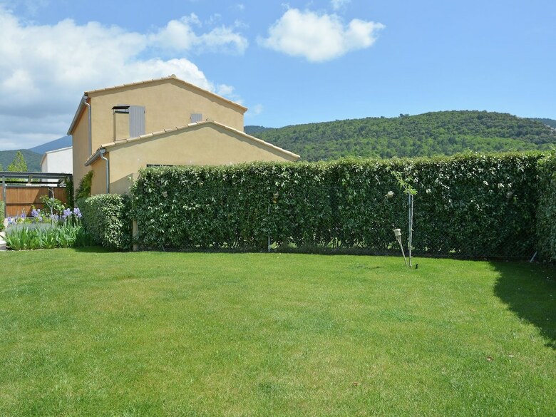 Luxury Villa With Heated Private Swimming Pool In Grounds Walking Distance From Malauc�ne
