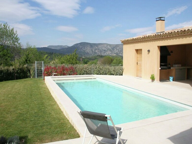 Luxury Villa With Heated Private Swimming Pool In Grounds Walking Distance From Malauc�ne