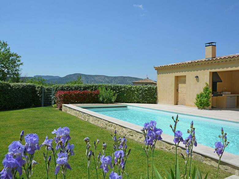 Luxury Villa With Heated Private Swimming Pool In Grounds Walking Distance From Malauc�ne
