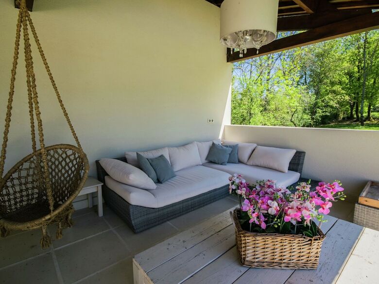 Luxurious Holiday Home In Buzon With Private Pool