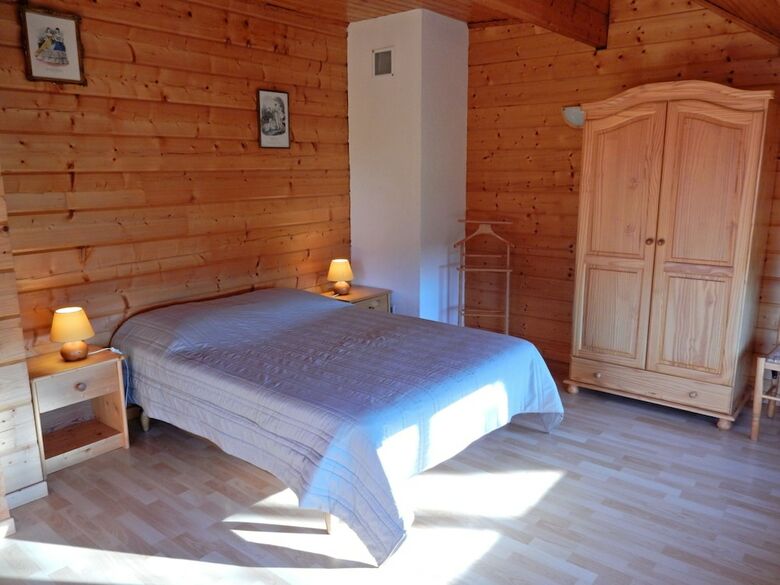 Vintage Holiday Home In Servance With Barbecue