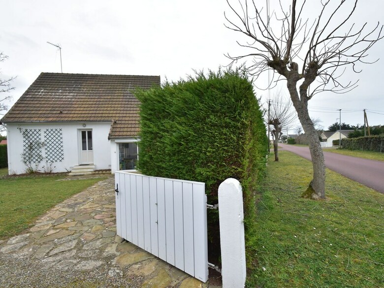 Cozy Holiday Home In Saint-germain-sur-ay With Garden
