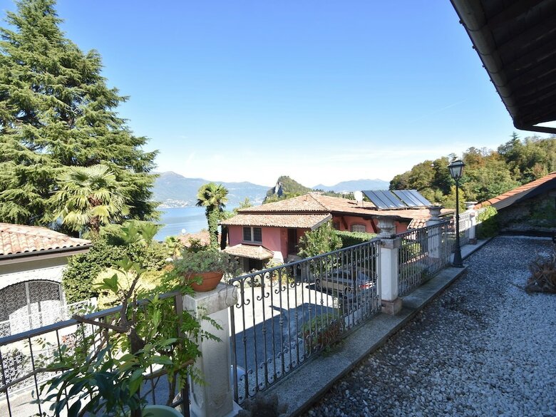 Boutique Villa In Lombardy With Garden