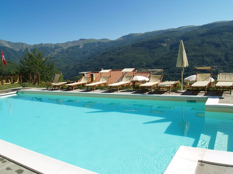 Spacious Chalet In Cutigliano With Swimming Pool