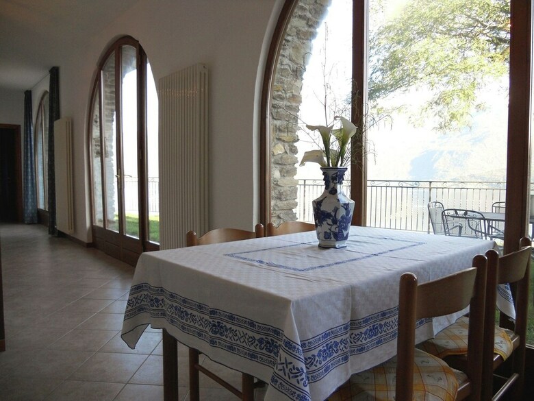 Spacious Apartment With Swimming Pool In Gravedona