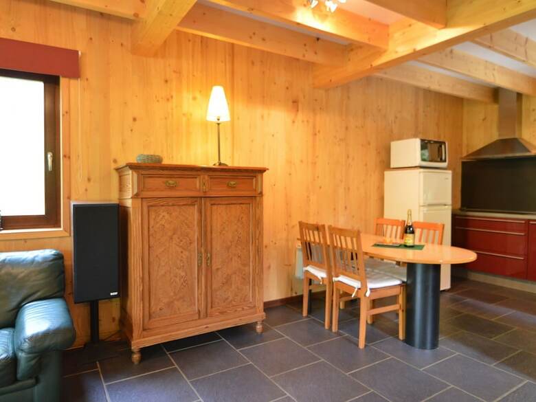 Comfortable Modern Chalet With Wood Finish