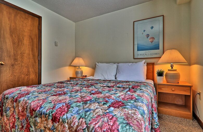 "roomy" Mountain Green 3br Condo W/ Amenities 3b14