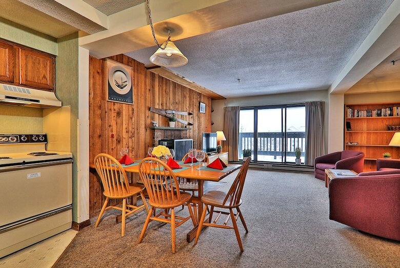 "roomy" Mountain Green 3br Condo W/ Amenities 3b14