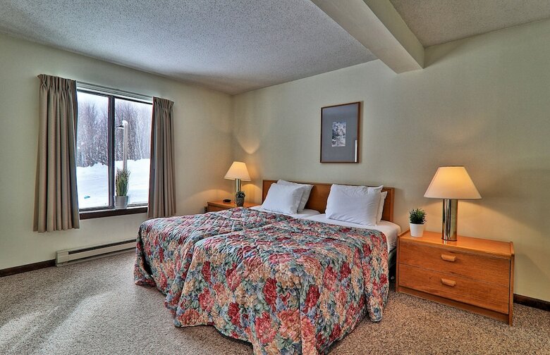 "roomy" Mountain Green 3br Condo W/ Amenities 3b14