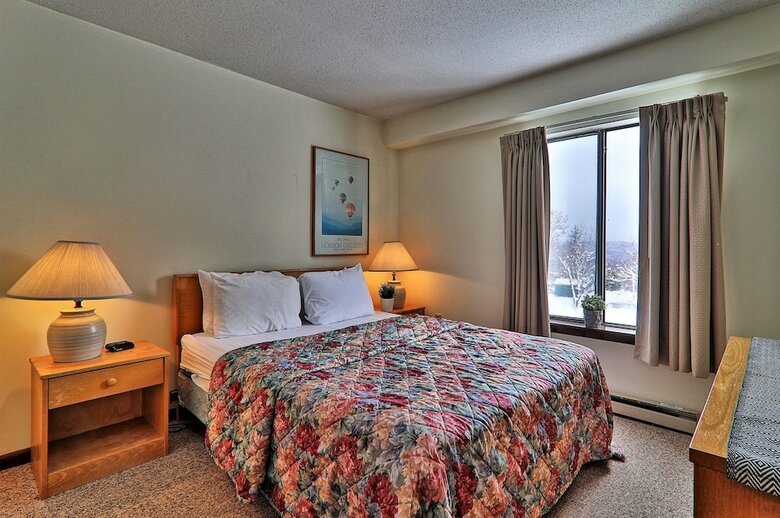 "roomy" Mountain Green 3br Condo W/ Amenities 3b14