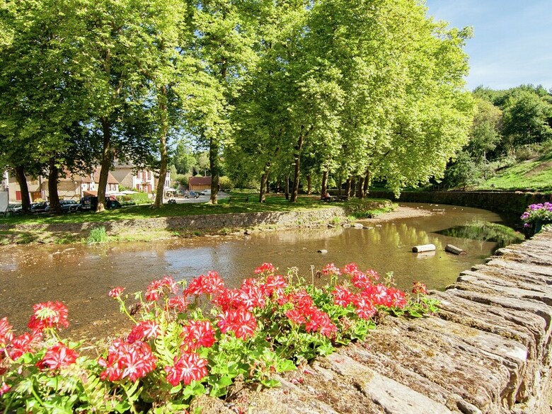 Comfortable Gite In Picturesque Medieval Village