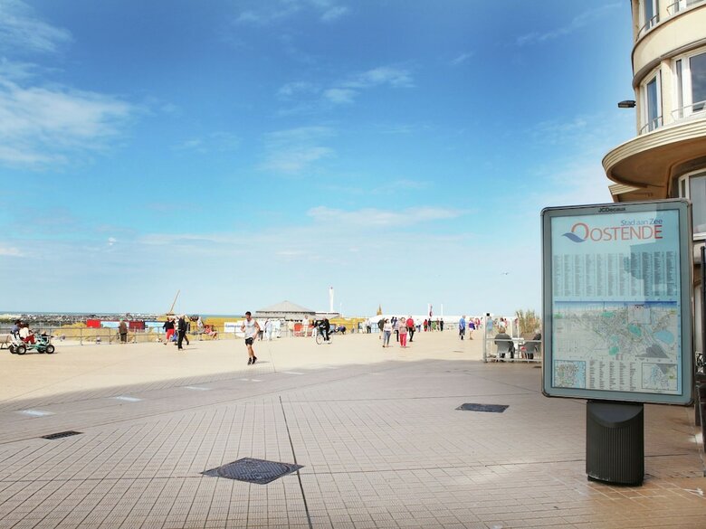 Luxurious Apartment In Bredene With Swimming Pool