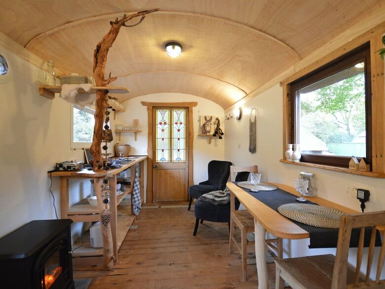 Charming Cottage With Jacuzzi In Zeeland
