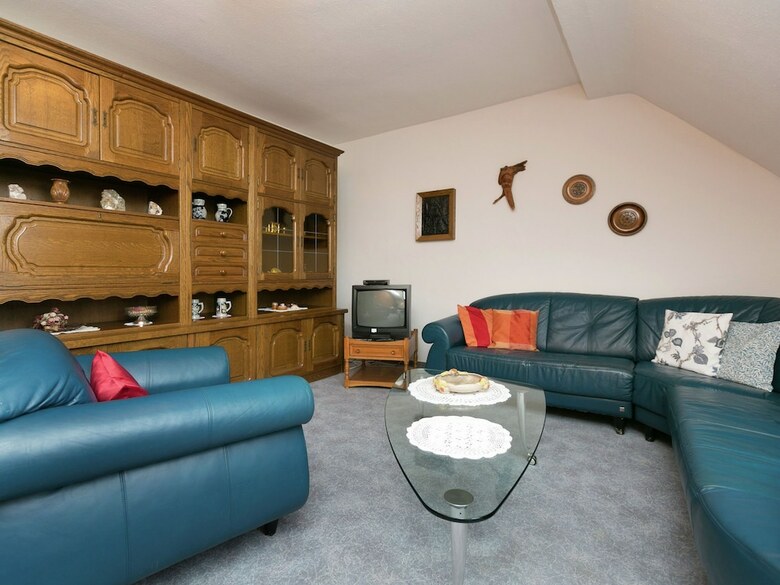 Cozy Apartment In Trittenheim With Balcony