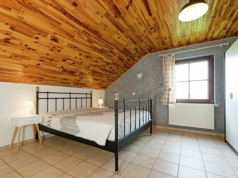 Nice Villa, Renovated 2015, Large Garden, Quiet Location, 10km From Houffalize