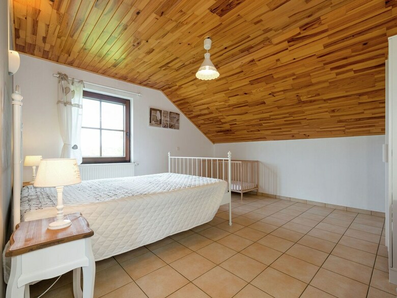 Nice Villa, Renovated 2015, Large Garden, Quiet Location, 10km From Houffalize