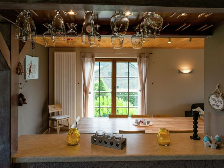 Nice Villa, Renovated 2015, Large Garden, Quiet Location, 10km From Houffalize