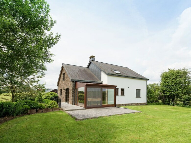 Nice Villa, Renovated 2015, Large Garden, Quiet Location, 10km From Houffalize