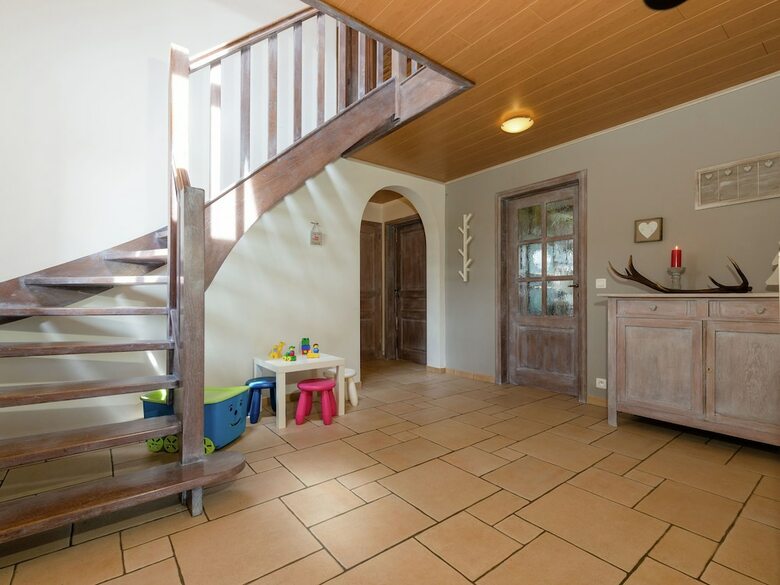 Nice Villa, Renovated 2015, Large Garden, Quiet Location, 10km From Houffalize