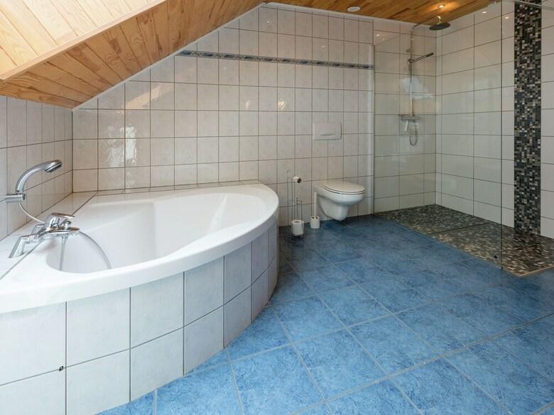 Nice Villa, Renovated 2015, Large Garden, Quiet Location, 10km From Houffalize