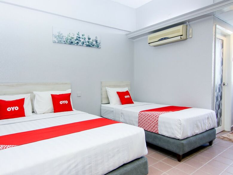 Oyo 89846 Lotus Inn Hotel