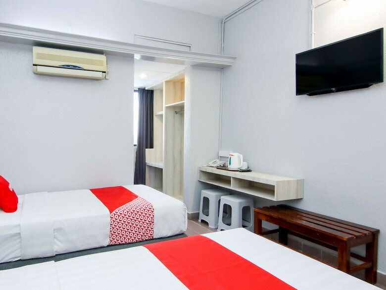 Oyo 89846 Lotus Inn Hotel
