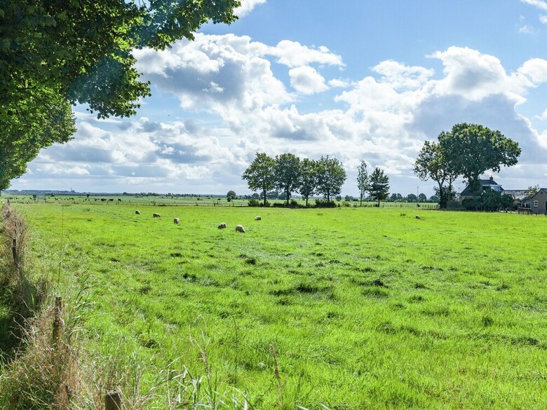 Complete Holiday Home With Shared Facilities, Amidst Lovely Frisian Surroundings