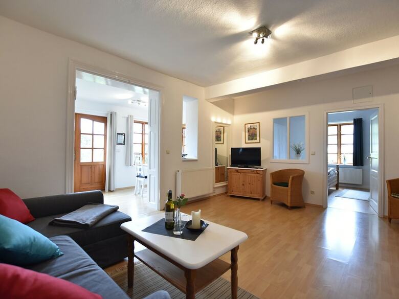 Charming Apartment In Stove With Garden