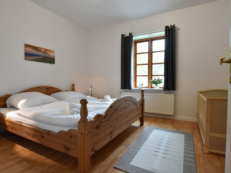 Charming Apartment In Stove With Garden