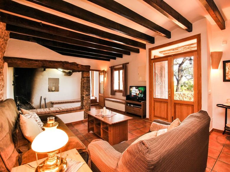 Villa Authentic Rustic Finca With Private Pool Centrally Located