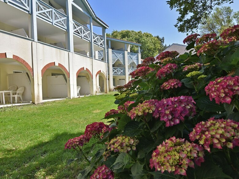 Lovely Apartment With Swimming Pool, Private Terrace,parking