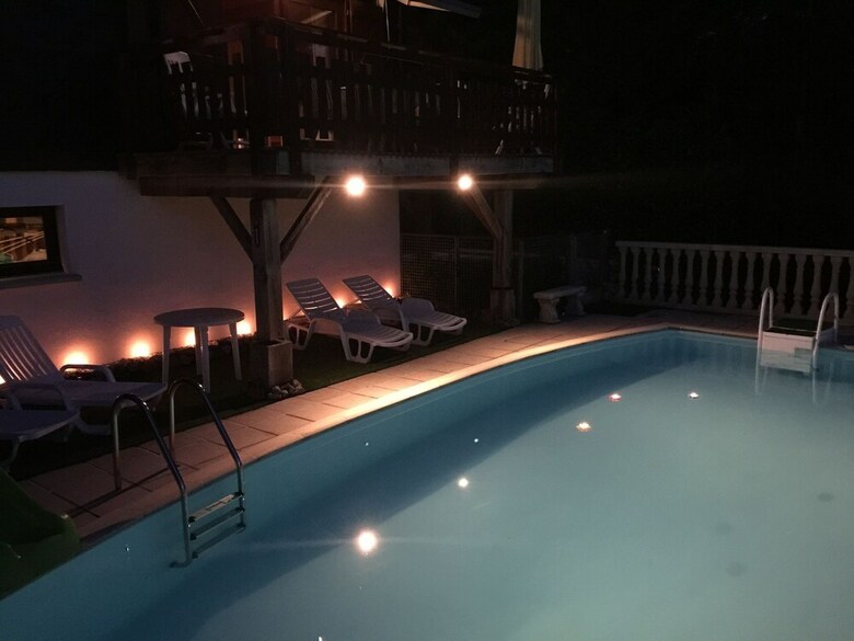 Cozy Holiday Home Near Lake In Beaulieu