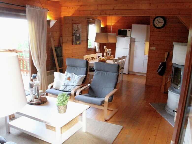Cozy Holiday Home Near Lake In Beaulieu