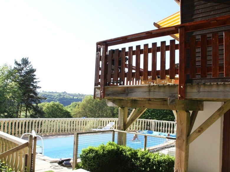Cozy Holiday Home Near Lake In Beaulieu