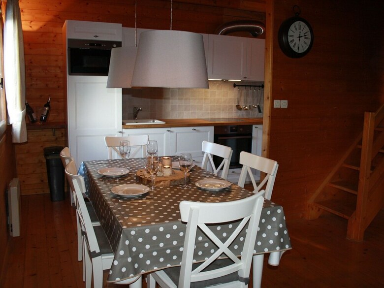 Cozy Holiday Home Near Lake In Beaulieu