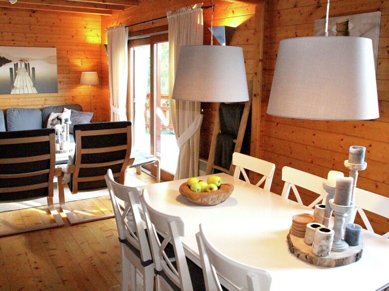 Cozy Holiday Home Near Lake In Beaulieu