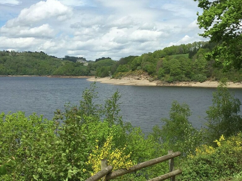 Cozy Holiday Home Near Lake In Beaulieu