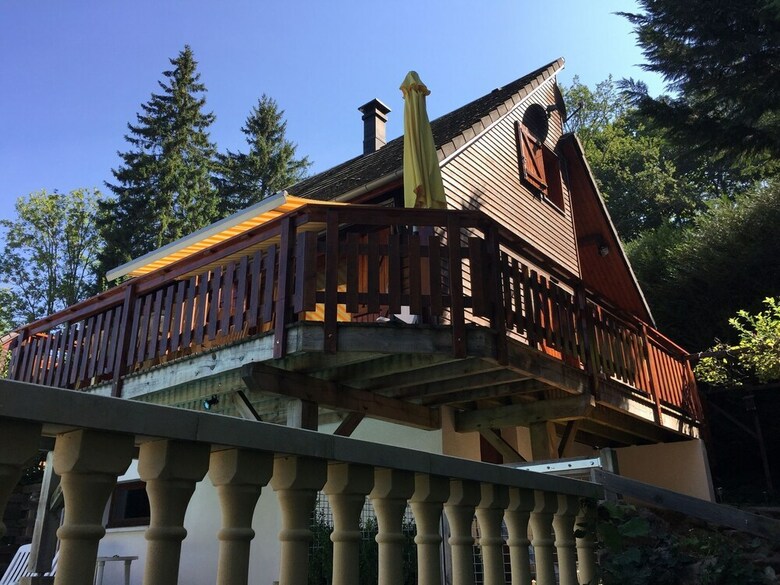 Cozy Holiday Home Near Lake In Beaulieu