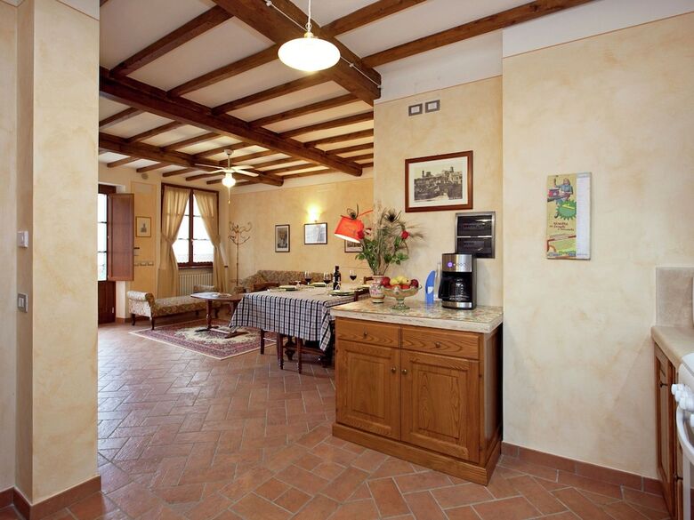 Spacious Cottage In Lucignano With Garden